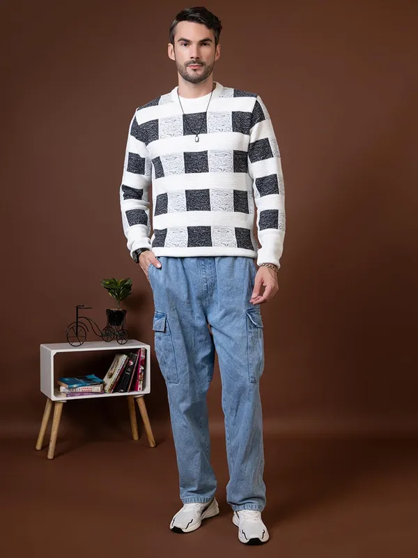 Men_S_Colorblocked_Round_Neck_Wool_Pullover_Sweater