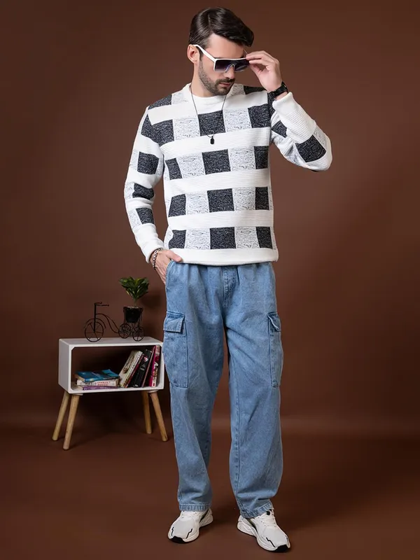 Men_S_Colorblocked_Round_Neck_Wool_Pullover_Sweater