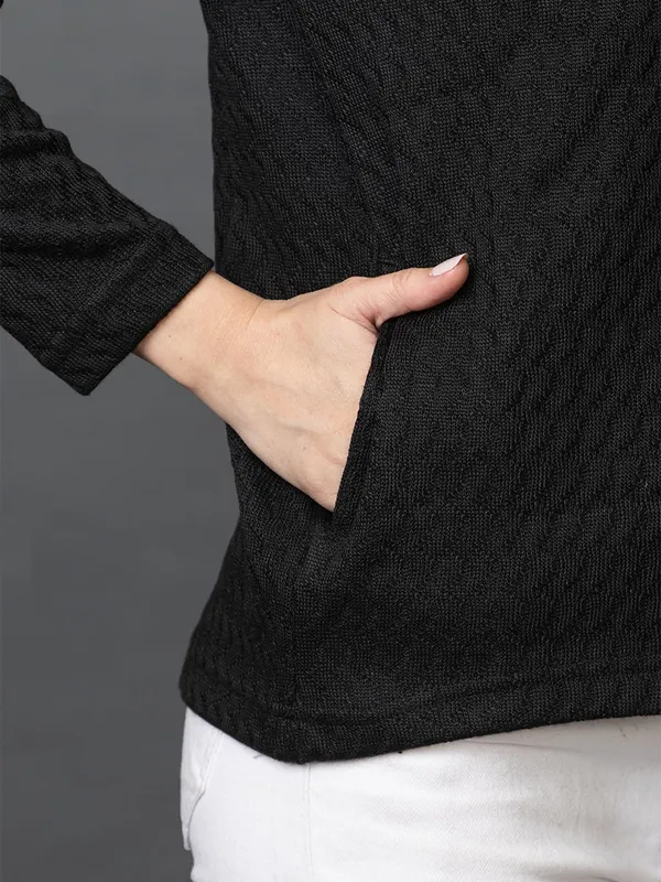 Womens_Woolen_V_Neck_Cardigan_Sweater_With_Pockets