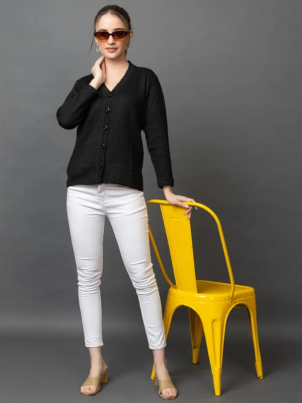 Womens_Woolen_V_Neck_Cardigan_Sweater_With_Pockets