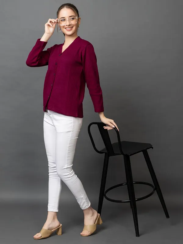 Womens_Woolen_V_Neck_Cardigan_With_Pockets