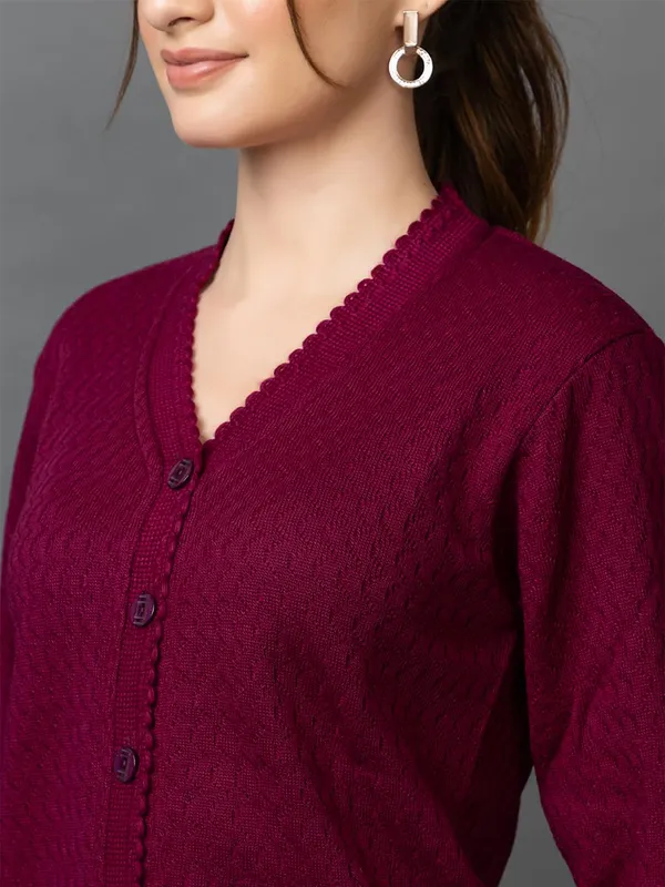 Womens_Woolen_V_Neck_Cardigan_With_Pockets