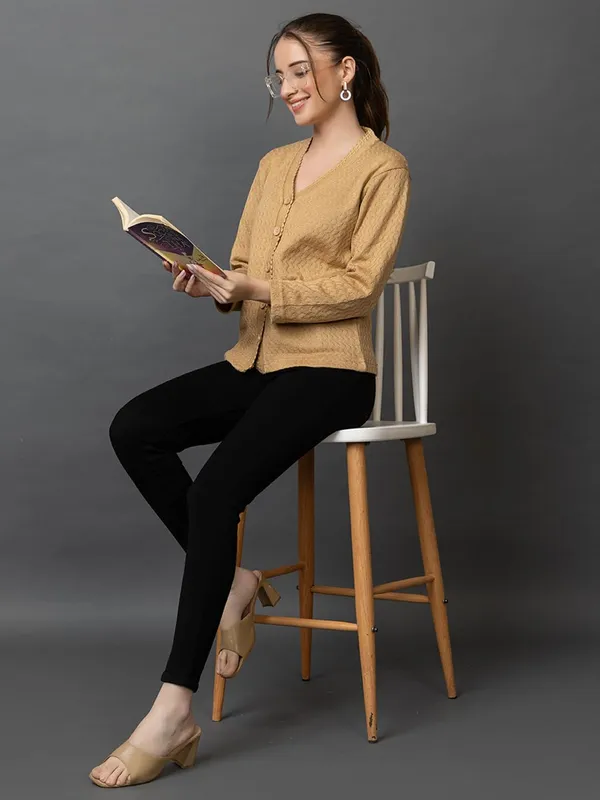 Womens_Woolen_V_Neck_Cardigan_With_Pockets