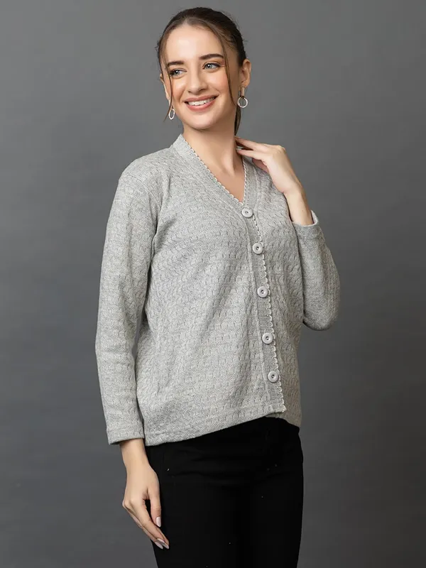 Womens_Woolen_V_Neck_Cardigan_With_Pockets