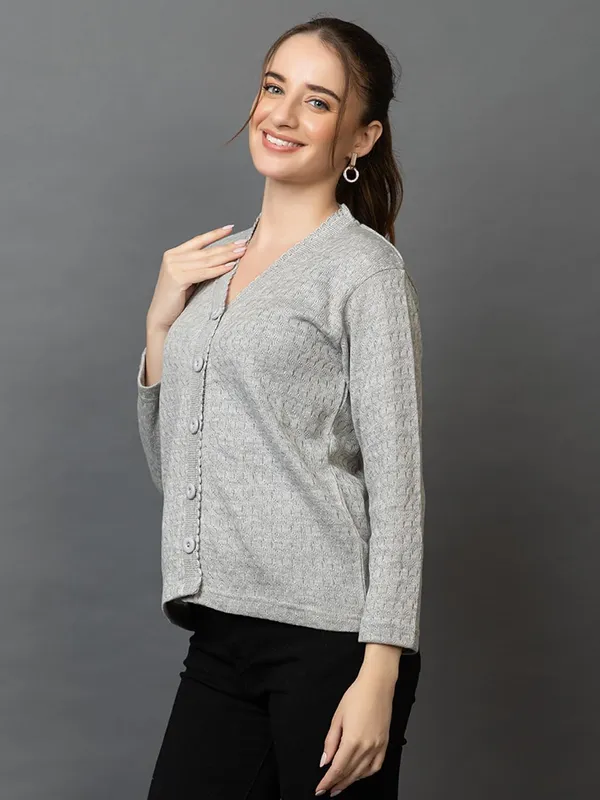 Womens_Woolen_V_Neck_Cardigan_With_Pockets