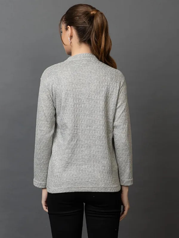 Womens_Woolen_V_Neck_Cardigan_With_Pockets