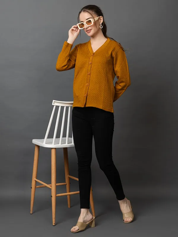 Womens_Woolen_V_Neck_Cardigan_With_Pockets