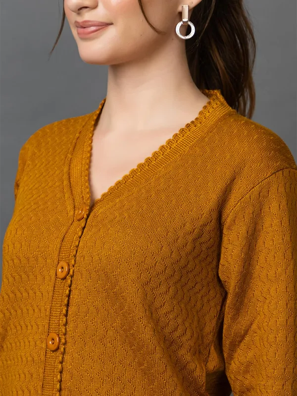Womens_Woolen_V_Neck_Cardigan_With_Pockets