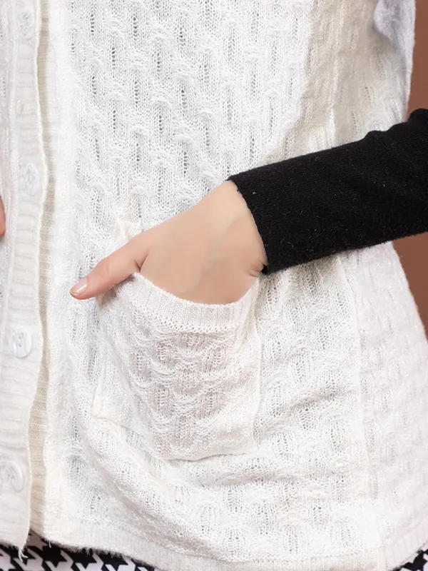 Womens_Woolen_Sleeveless_Cardigan