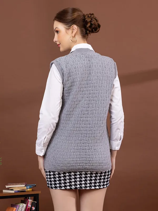 Womens_Woolen_Sleeveless_Cardigan