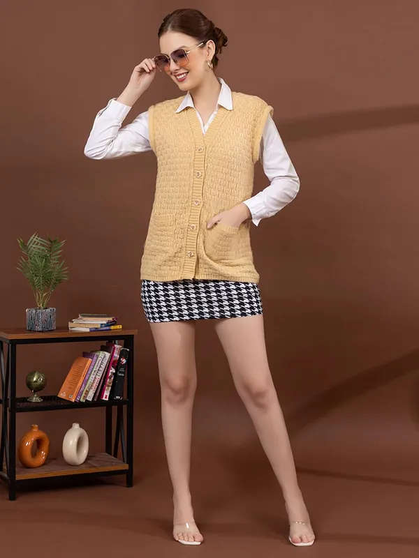 Womens_Woolen_Sleeveless_Cardigan