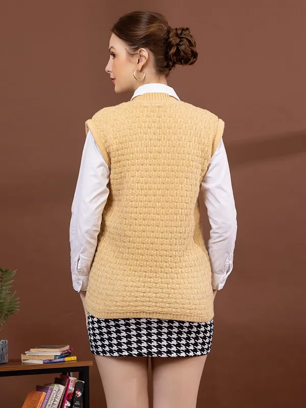 Womens_Woolen_Sleeveless_Cardigan