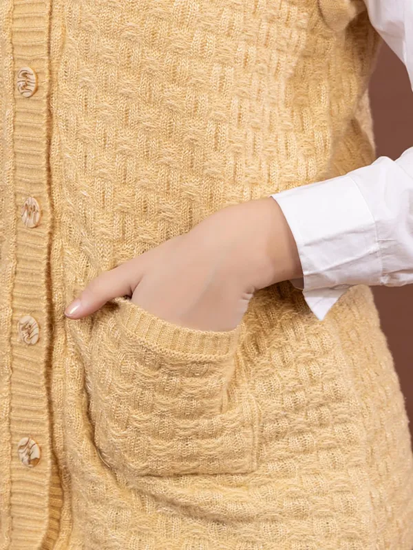 Womens_Woolen_Sleeveless_Cardigan