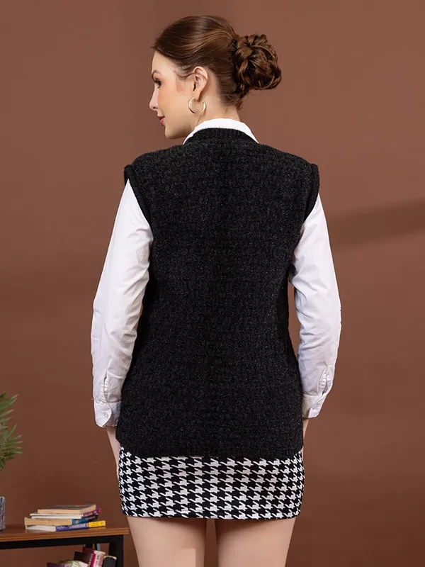 Womens_Woolen_Sleeveless_Cardigan