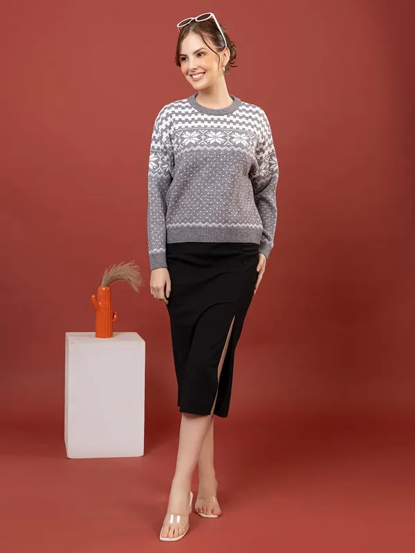 Womens_Woolen_Round_Neck_Pullover_Sweater