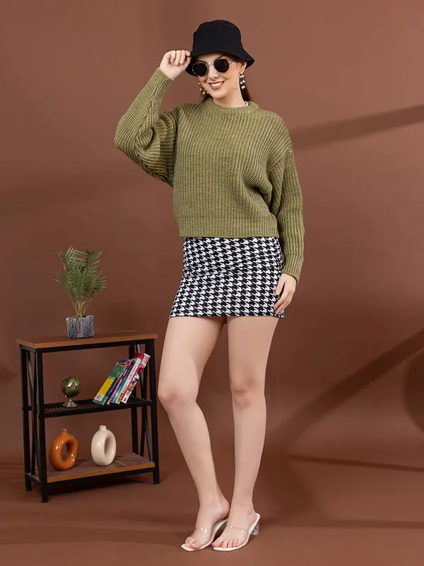 Womens_Round_Neck_Pullover_Sweater