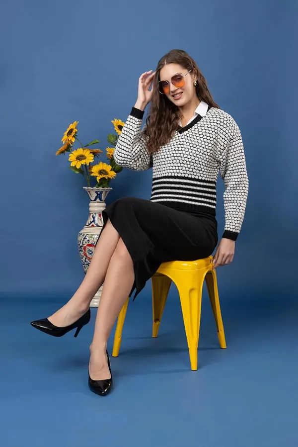 Black_Womens_V-Neck_Pullover_Sweater_For_Winter_Wear_Full_Sleeve_Stylish_Pullover_Sweater