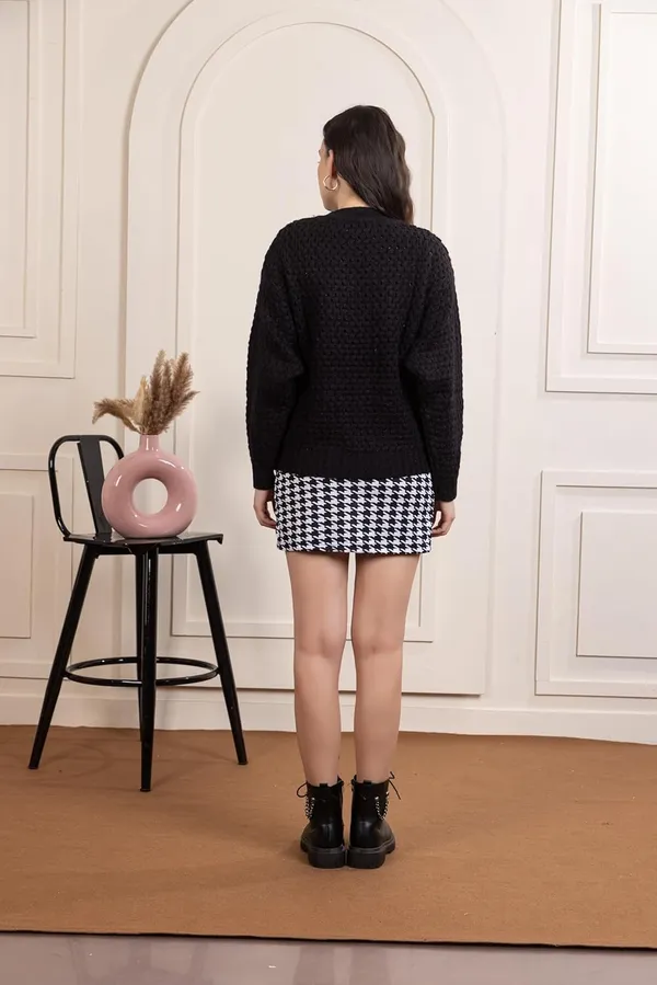 Black_Women_100%_Wool_Pullover_Sweater_Relaxed_Fit_Turtle_Neck_Sweater_Full_Sleeve_Stylish_Winter_Wear