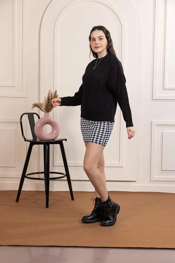 Black_Women_100%_Wool_Pullover_Sweater_Relaxed_Fit_Turtle_Neck_Sweater_Full_Sleeve_Stylish_Winter_Wear