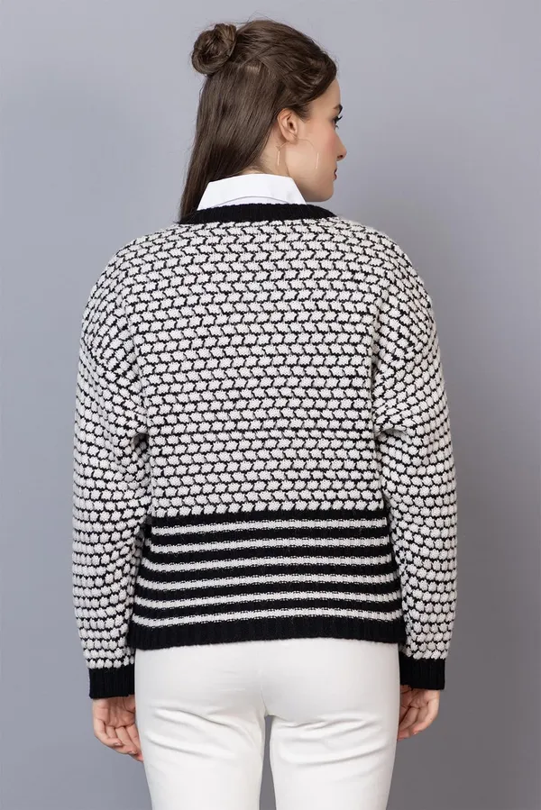 Black_Women_Pure_Wool_Pullover_V_Neck_Sweater_For_Winter_Full_Sleeve_Stylish_Sweater_Crafted_With_Comfort_Fit_And_Modern_Clothing_For_Winter_Season