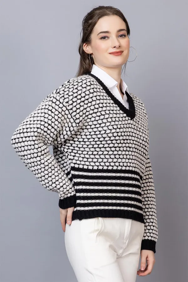 Black_Women_Pure_Wool_Pullover_V_Neck_Sweater_For_Winter_Full_Sleeve_Stylish_Sweater_Crafted_With_Comfort_Fit_And_Modern_Clothing_For_Winter_Season