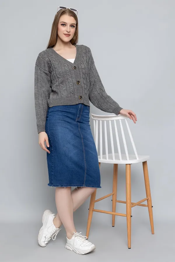 Grey_Women_Knitted_Regular_Fit_V_Neck_Full_Sleeve_Self_Design_Solid_Winter_Wear_Cardigans_Sweaters