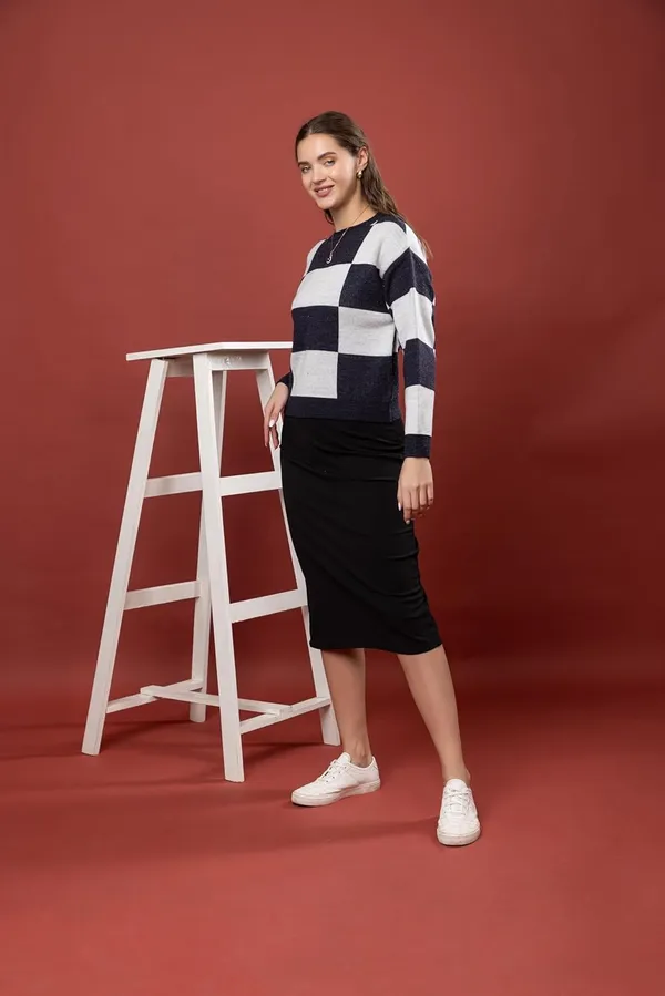 Navy_Blue_Women_Round_Neck_Colour_Block_Sweater_100%_Wool_Winter_Wear_Pullover