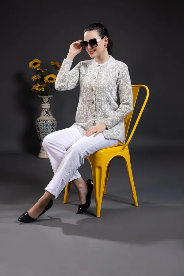 Pista_Women_Woolen_Round_Neck_Self_Design_Cardigan