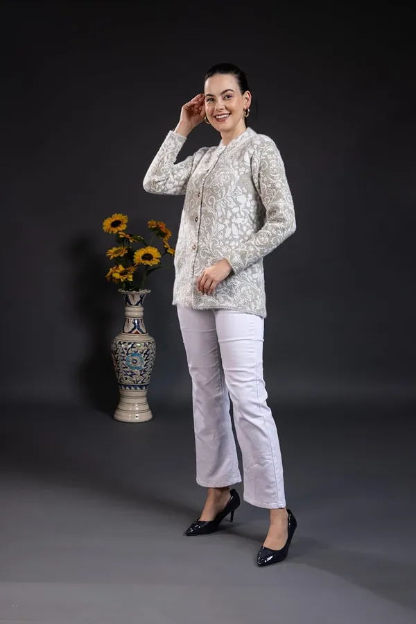 Pista_Women_Woolen_Round_Neck_Self_Design_Cardigan