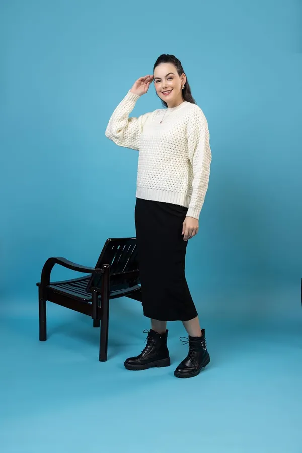 White_Women_100%_Wool_Pullover_Sweater_Relaxed_Fit_Turtle_Neck_Sweater_Full_Sleeve_Stylish_Winter_Wear
