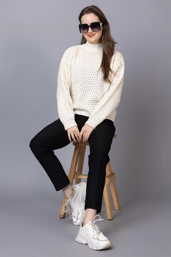 White_Women_Pullover_Sweater_Relaxed_Fit_For_Winter_Wear