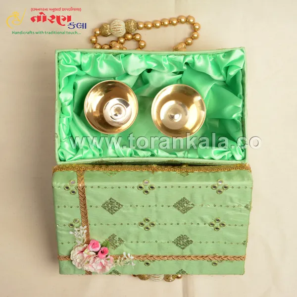 Brass_Gift_Box_For_Decoration