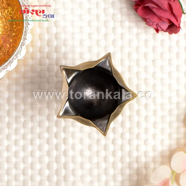 Antique_Gold_Brass_Diya_For_Decoration