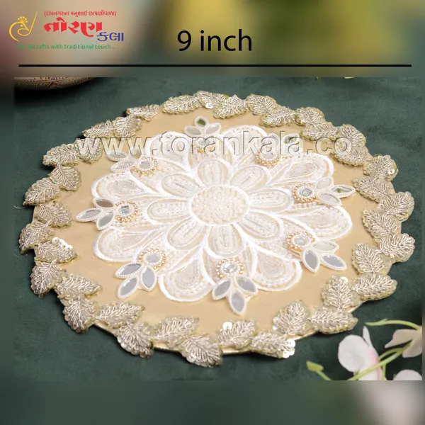 Light_Golden_Candle_Stand_For_Decoration