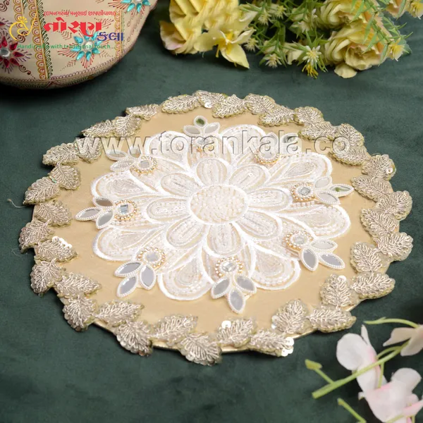 Light_Golden_Candle_Stand_For_Decoration
