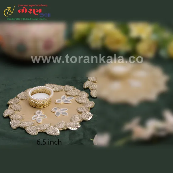 Light_Golden_Candle_Stand_For_Decoration