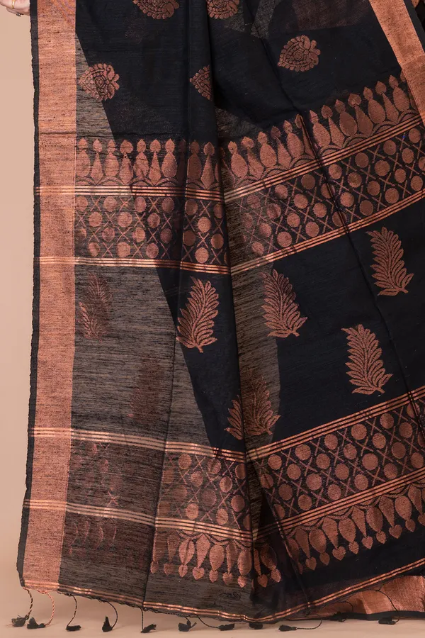 Handloom_Black_Matka_Silk_Saree_With_Zari_Work