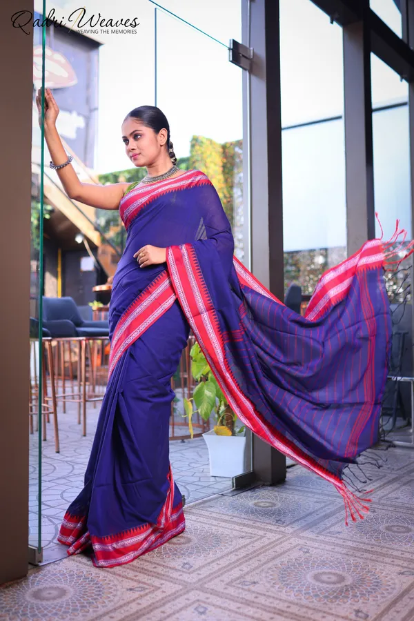 Handloom_Dark_Blue_With_Striped_Pallu_And_Elegant_Temple_Border_Saree