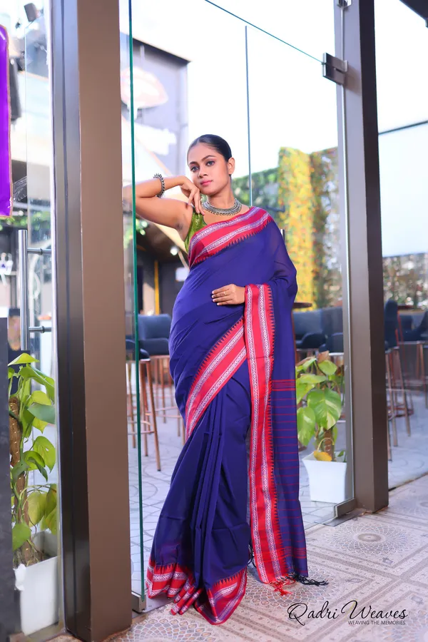 Handloom_Dark_Blue_With_Striped_Pallu_And_Elegant_Temple_Border_Saree