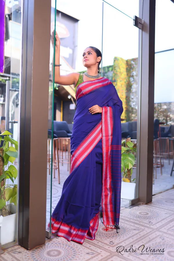 Handloom_Dark_Blue_With_Striped_Pallu_And_Elegant_Temple_Border_Saree