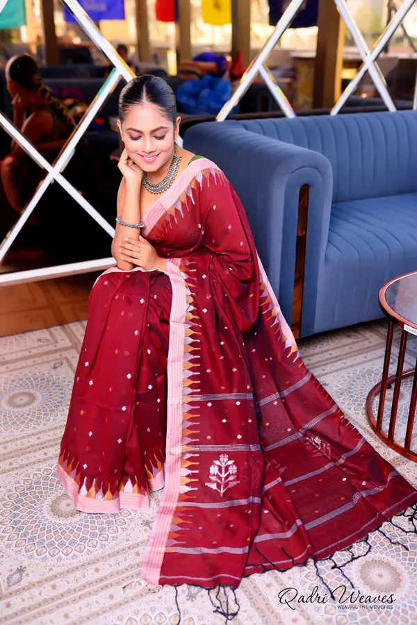 Handloom_Dark_Red_Premium_Cotton_With_Temple_Border_Work_Saree