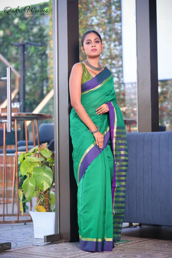 Handloom_Green_Cotton_Silk_With_Golden_Zari_Border_Saree_With_Blouse