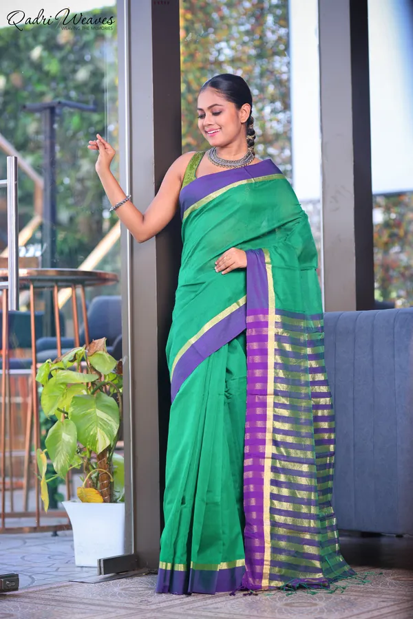 Handloom_Green_Cotton_Silk_With_Golden_Zari_Border_Saree_With_Blouse