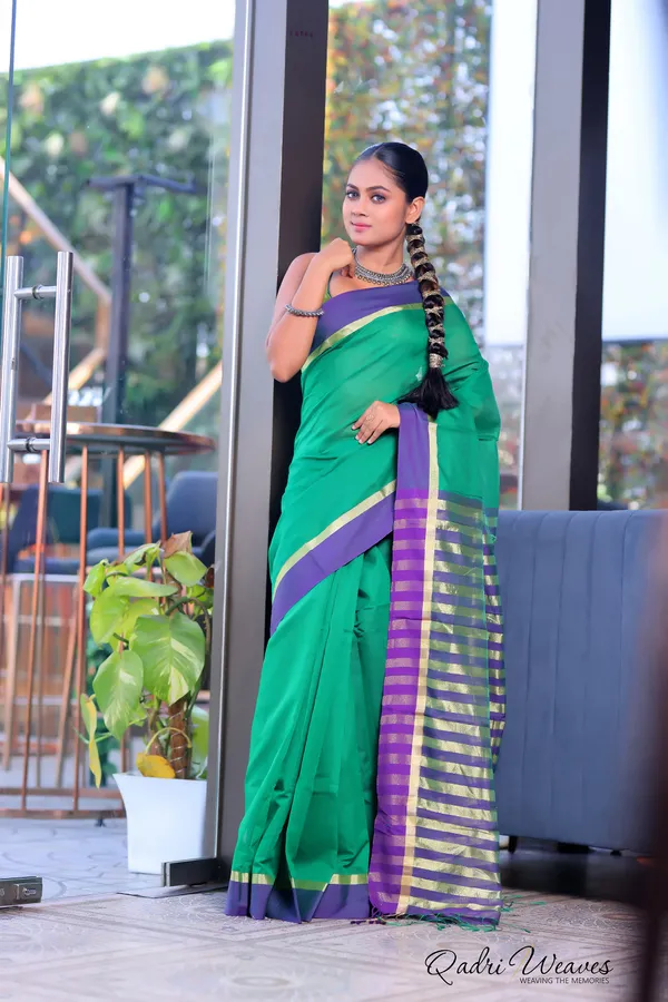 Handloom_Green_Cotton_Silk_With_Golden_Zari_Border_Saree_With_Blouse