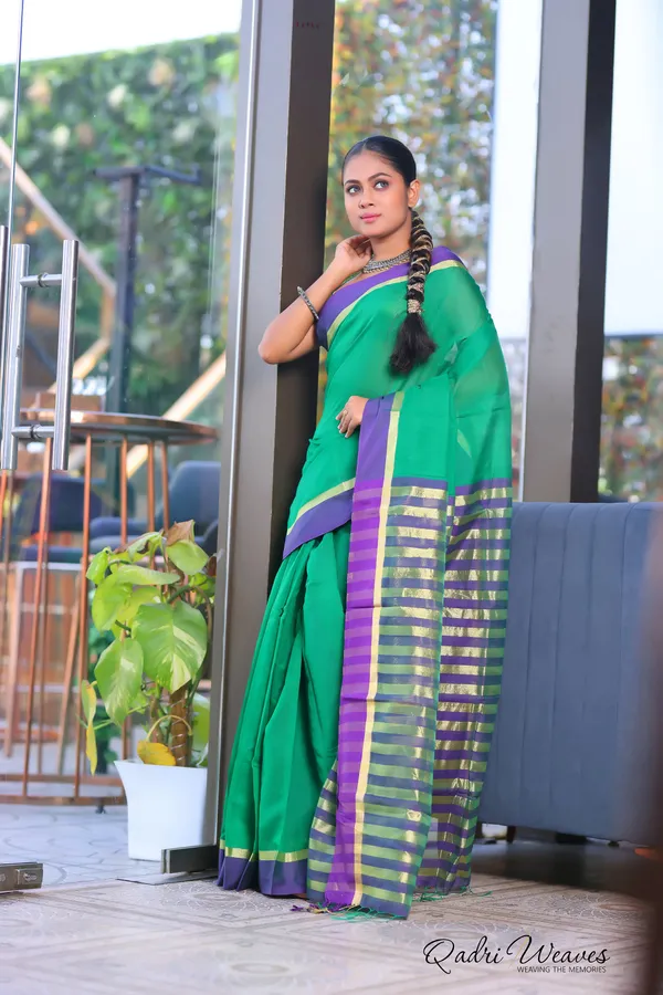 Handloom_Green_Cotton_Silk_With_Golden_Zari_Border_Saree_With_Blouse