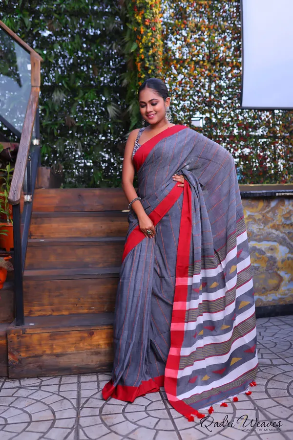 Handloom_Grey_Cotton_Striped_Design_Saree_With_Blouse