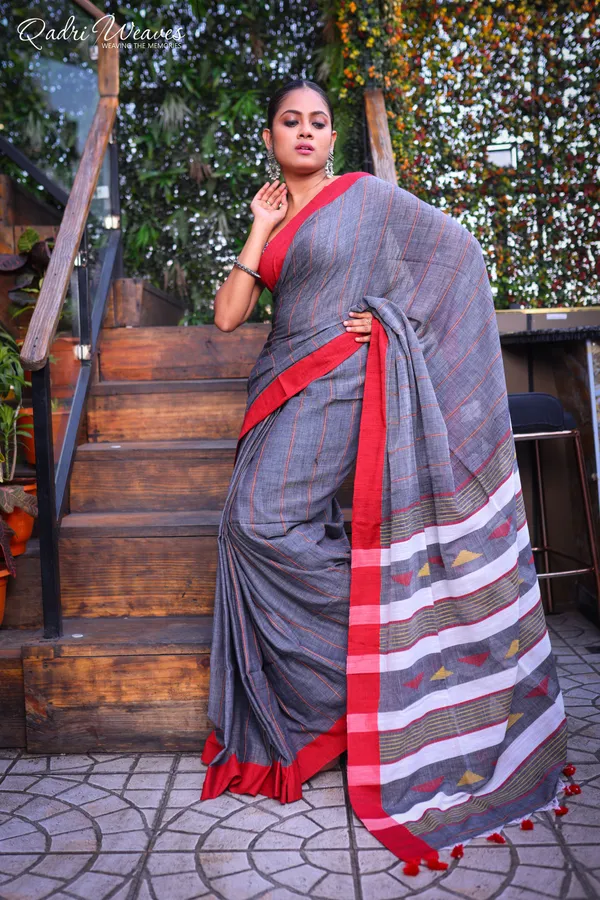 Handloom_Grey_Cotton_Striped_Design_Saree_With_Blouse