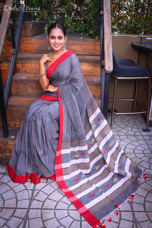 Handloom_Grey_Cotton_Striped_Design_Saree_With_Blouse