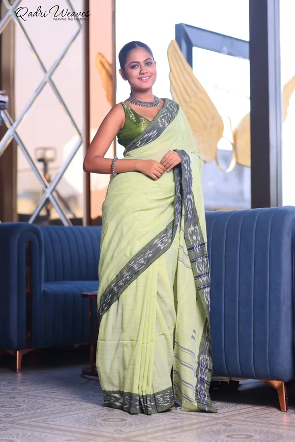 Handloom_Light_Green_Check_With_Striped_Pallu_Pure_Premium_Cotton_Ikat_Saree