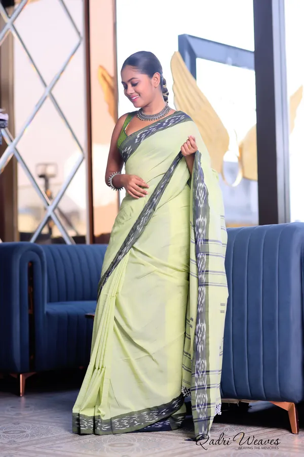 Handloom_Light_Green_Check_With_Striped_Pallu_Pure_Premium_Cotton_Ikat_Saree